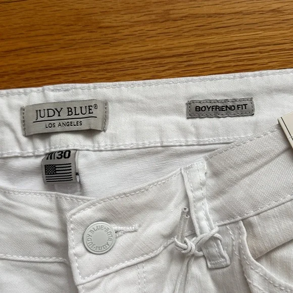 Judy Blue Boyfriend Fit White Jeans Cuffed Ankle Cropped Denim 11/30 - Picture 4 of 4